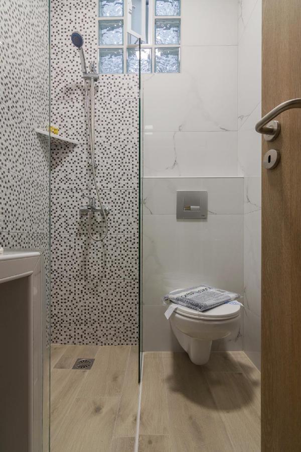 105 Adrianou Plaka Apartment Athena Bagian luar foto